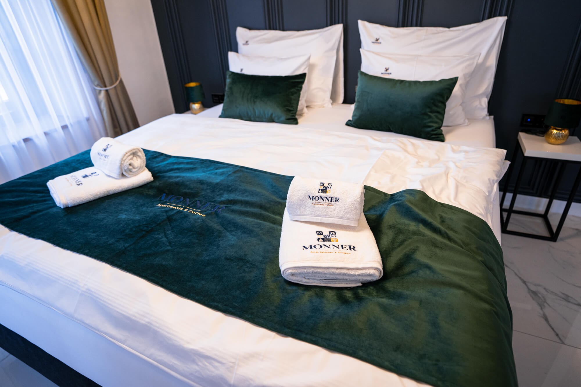 Pálava – Deluxe double room with a castle view – photo 4
