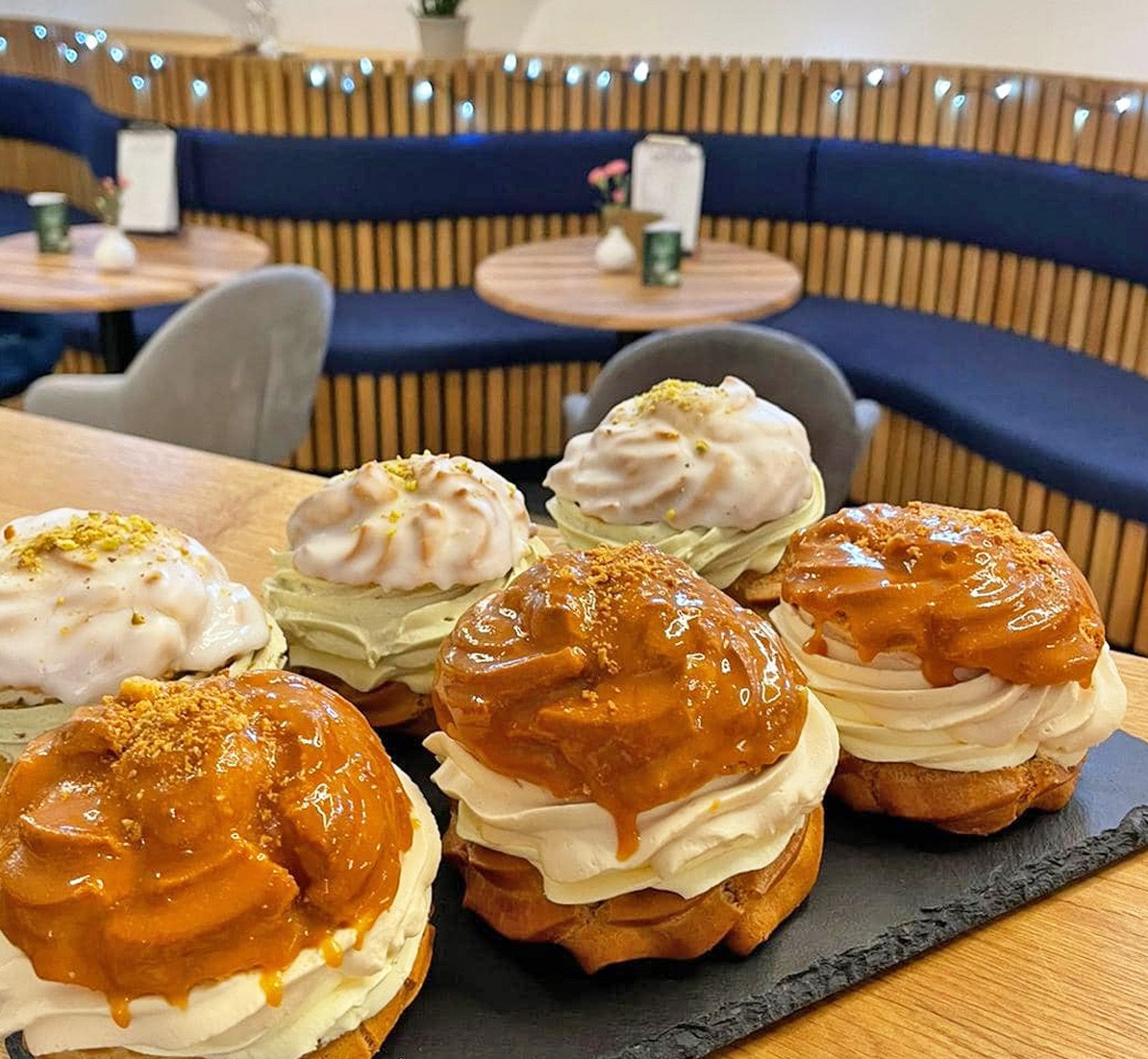 Hausgemachte Kuchen aus dem Café